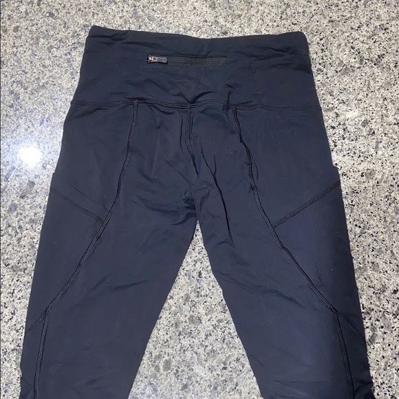 *SOLD* Lululemon Black Speed Up Ruffled Leg Pant - Picture 3 of 16